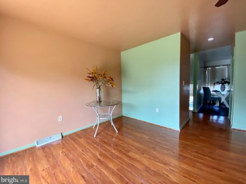 260 Northdown Dr, Dover DE 19904-9792 exterior