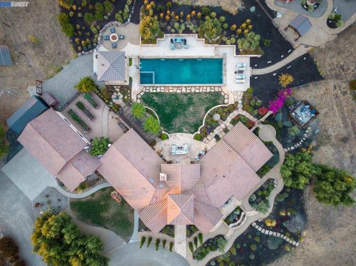 1080 Victorine Rd, Livermore CA  94551-6635 exterior