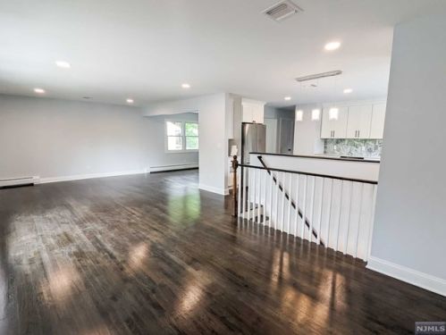 2 Elmwood Ter, Elmwood Park NJ  07407-1729 exterior