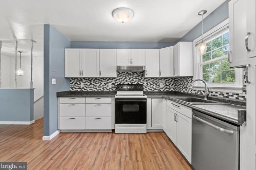 1005 Dewberry Dr, Fredericksburg VA  22407-4885 exterior
