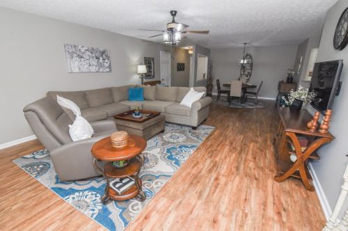 302 Keeneland Dr, Newport KY  41075-4071 exterior