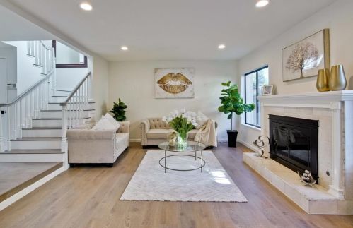 580 Sunnyoaks Ave, Campbell, CA 95008-5345