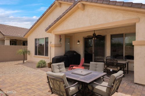 584 Twin Peaks Pkwy, San Tan Valley AZ  85143-5828 exterior