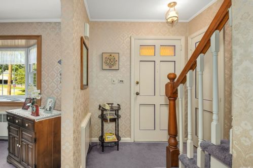 20 Clare Dr, Elwood NY  11731-1324 exterior