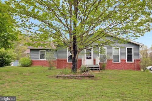 202 Trickling Run Dr, Hedgesville, WV 25427-3195