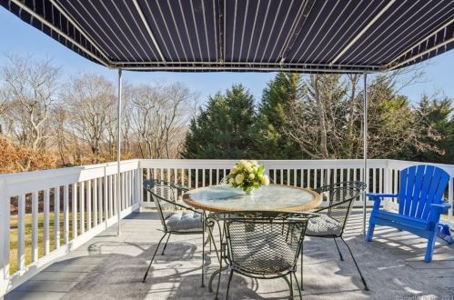 37 Hillside Ave, Groton CT  06340-5525 exterior