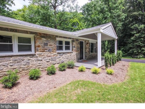 220 Chandler Rd, Chadds Ford, PA 19317-9300