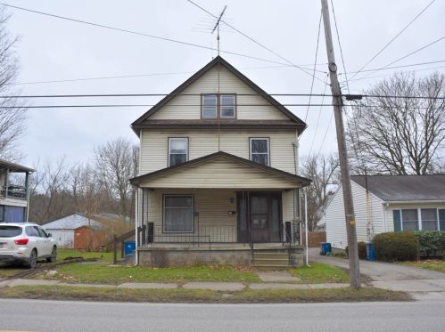 596 Washington St, Meadville, PA 16335-2447