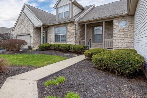 213 Pebble Creek Dr, Pataskala OH  43062-8945 exterior