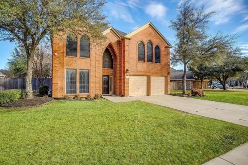 2705 Briarcrest Dr, Burleson TX  76028-6355 exterior