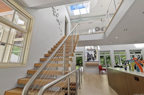 392 Brushy Ridge Rd, New Canaan, CT 06840-4216