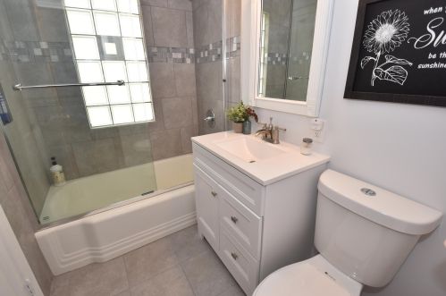 3817 87th St, Milwaukee WI  53222-2840 exterior