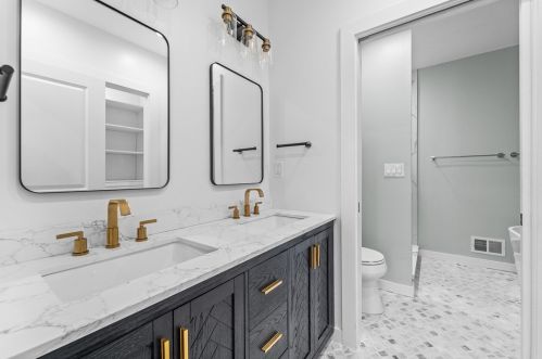 5903 Stanton Ave, Pittsburgh PA  15206-2117 exterior