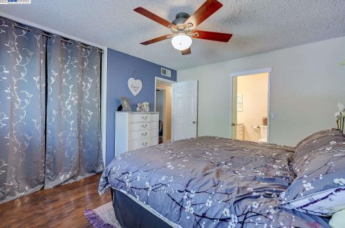 445 Parkwood Dr, Manteca CA  95336-2848 exterior