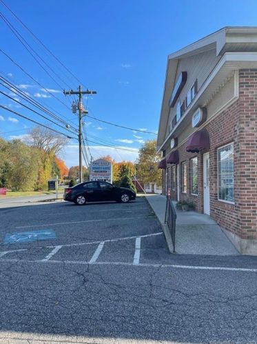 3356 Main St, Waterbury CT  06705-3862 exterior