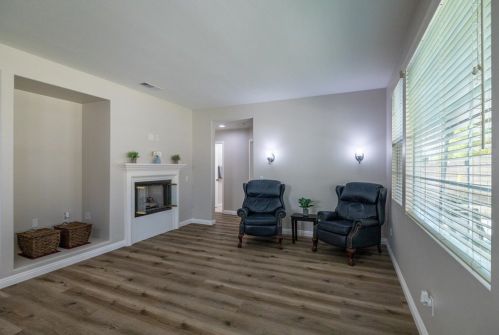 1117 Walnut Grove Ln, Simi Valley CA  93065-3394 exterior