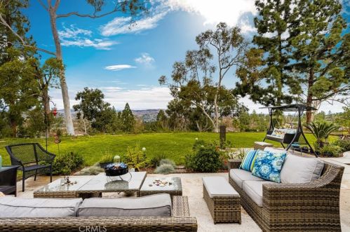 6421 Calle Del Norte, Anaheim CA  92807-4203 exterior