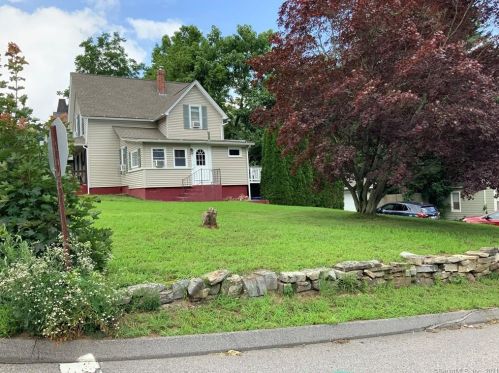 68 Scott St, Norwich, CT 06360-6124