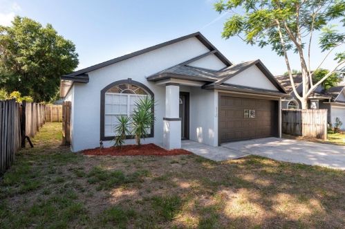 6314 Redwood Oaks Dr, Orlando, FL 32818-2738