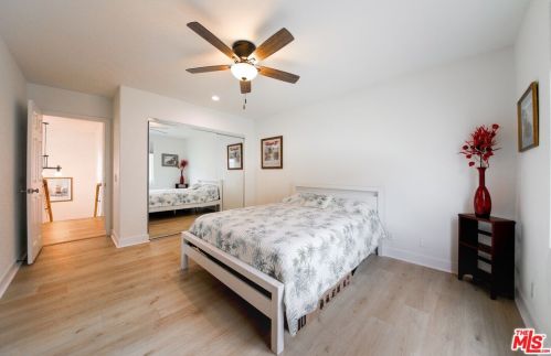 218 Indianapolis Ave, Huntington Beach CA 92646-5043 exterior