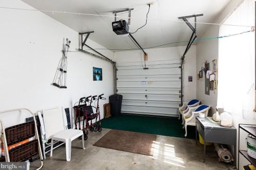 18 Townsend Ct, Lancaster PA  17603-6797 exterior