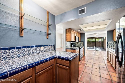 5010 South Regency Cir, Tucson AZ 85711-3043 exterior