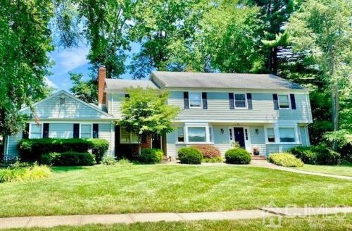 1 Burlington Ln, East Brunswick, NJ 08816-3254