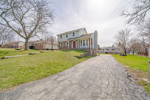 102 Redwood Cir, Latrobe, PA 15650-2516