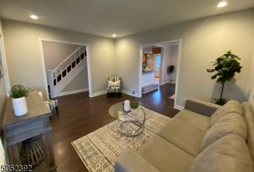 704 Spruce St, Roselle, NJ 07203-2134