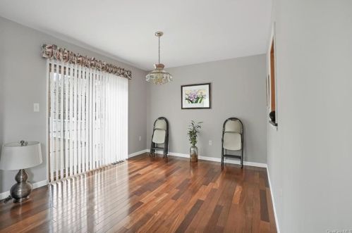 118 Hitching Post Ln, Yorktown Hgts NY  10598-2833 exterior