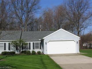 2232 Candlewood Dr, Avon, OH 44011-1544