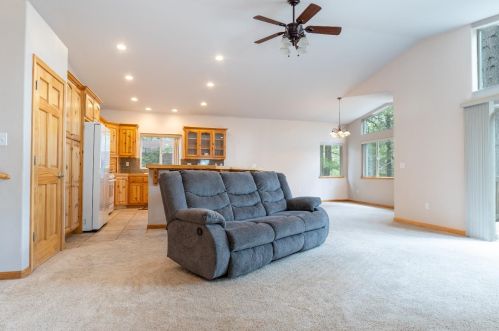 1681 Tionontati St, South Lake Tahoe CA  96150-4902 exterior