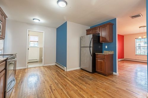 340 45th St, Copiague NY  11726-1017 exterior