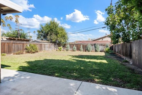 115 Hemlock Ave, Sunnyvale CA  exterior