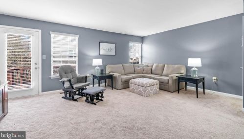 205 Heaton Ct, Purcellville, VA 20132-5811