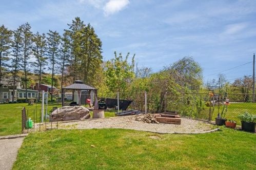 76 Puritan Ave, Coventry RI 02816-8151 exterior