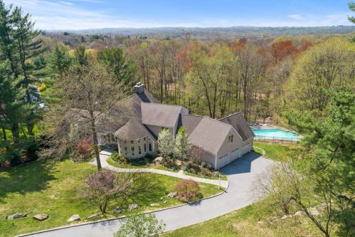 25 Hemlock Hls, Chappaqua, NY 10514-1922