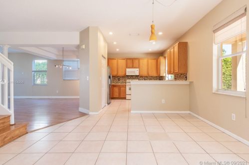 913 168 Ave, Hollywood FL 33028-2021 exterior