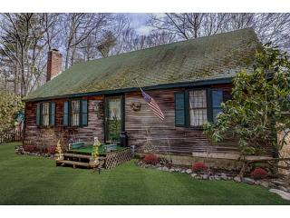 173 Howard Hill Rd, Scituate RI  02825-1226 exterior