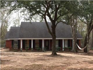450 Wedgefield Dr, Mobile, AL 36608-8483