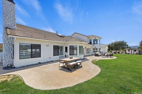 23920 La Vella Rd, Temecula CA  92590-3944 exterior