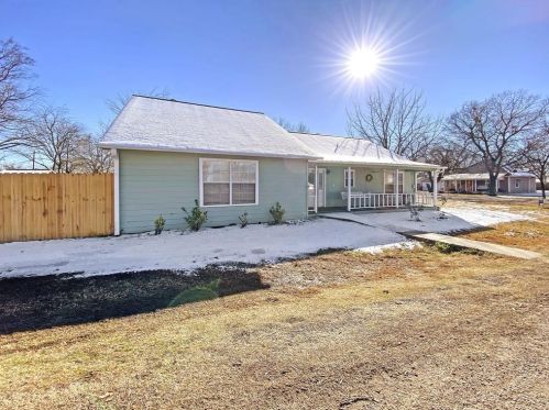 1000 Chestnut St, Honey Grove, TX 75446-2068