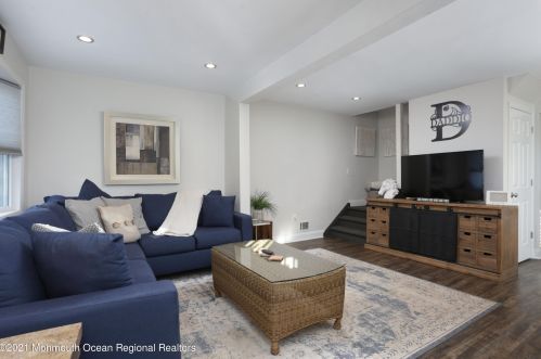 458 Center Ave, Middletown NJ  07748-5369 exterior