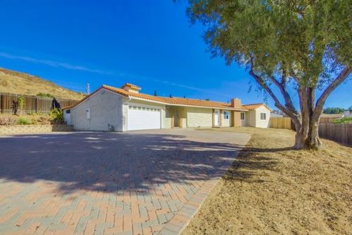 13030 Mapleview St, Lakeside, CA 92040-2510
