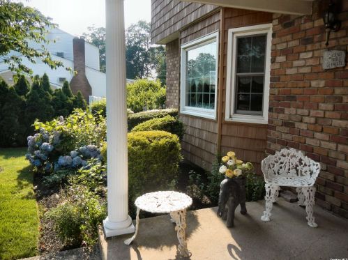 56 Brandy Ln, Lake Grove, NY 11755-2329