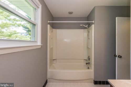 3105 Taft Rd, Norristown PA  19403-4053 exterior