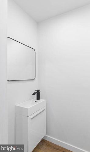 310 Mckean St, Philadelphia PA  19148-2630 exterior