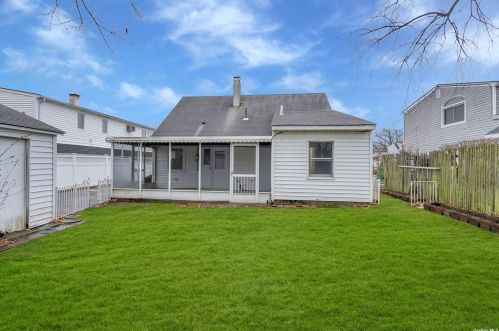 913 Merillon Ave, Westbury NY  11590-6112 exterior
