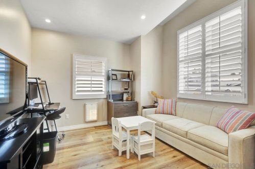 2643 Grandview St, San Diego CA 92110-1031 exterior