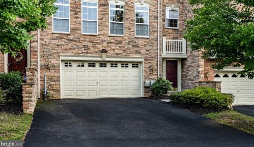 3188 Woods Edge Dr, Boothwyn, PA 19060-6859